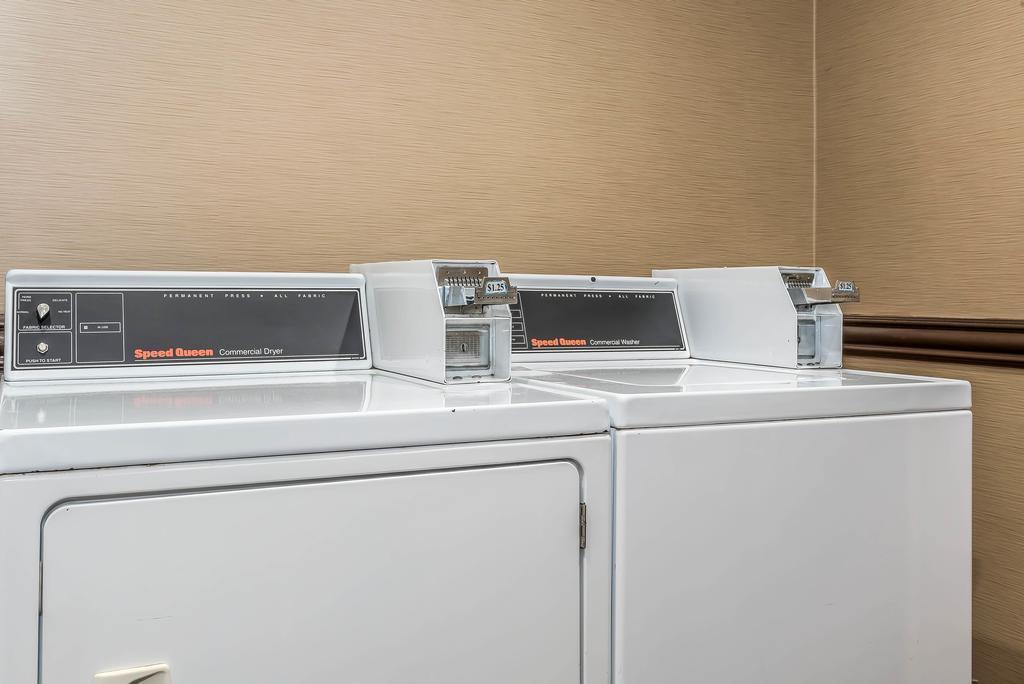 Comfort Suites Springfield Esterno foto