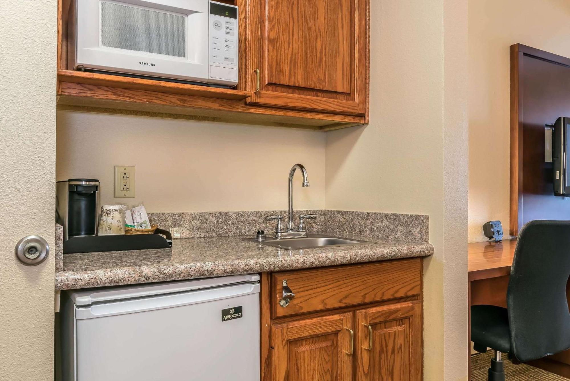 Comfort Suites Springfield Esterno foto