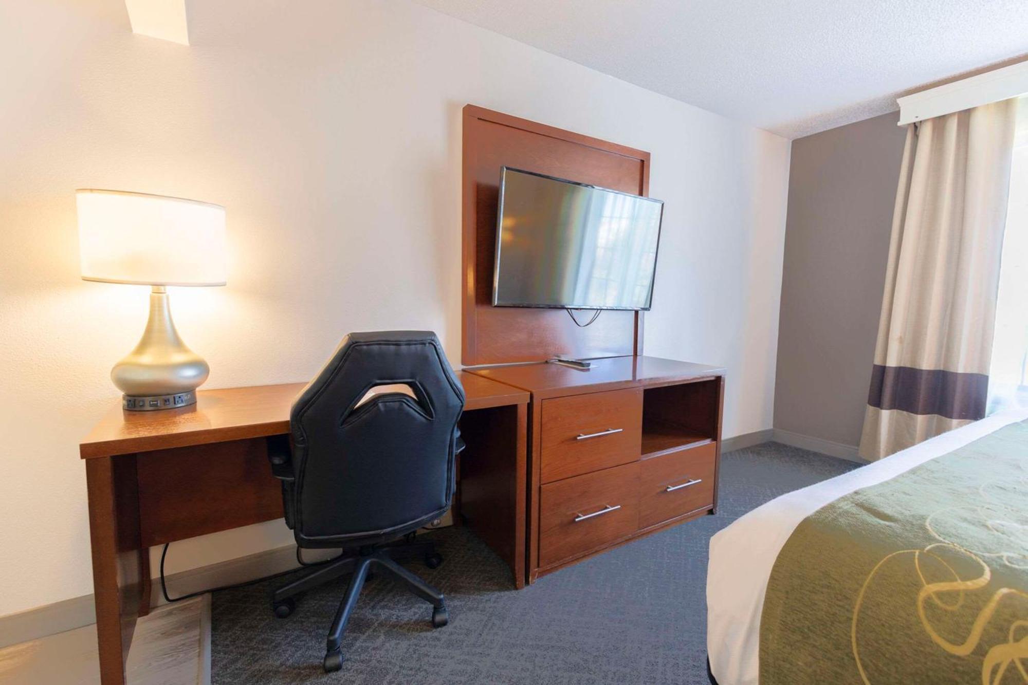Comfort Suites Springfield Esterno foto