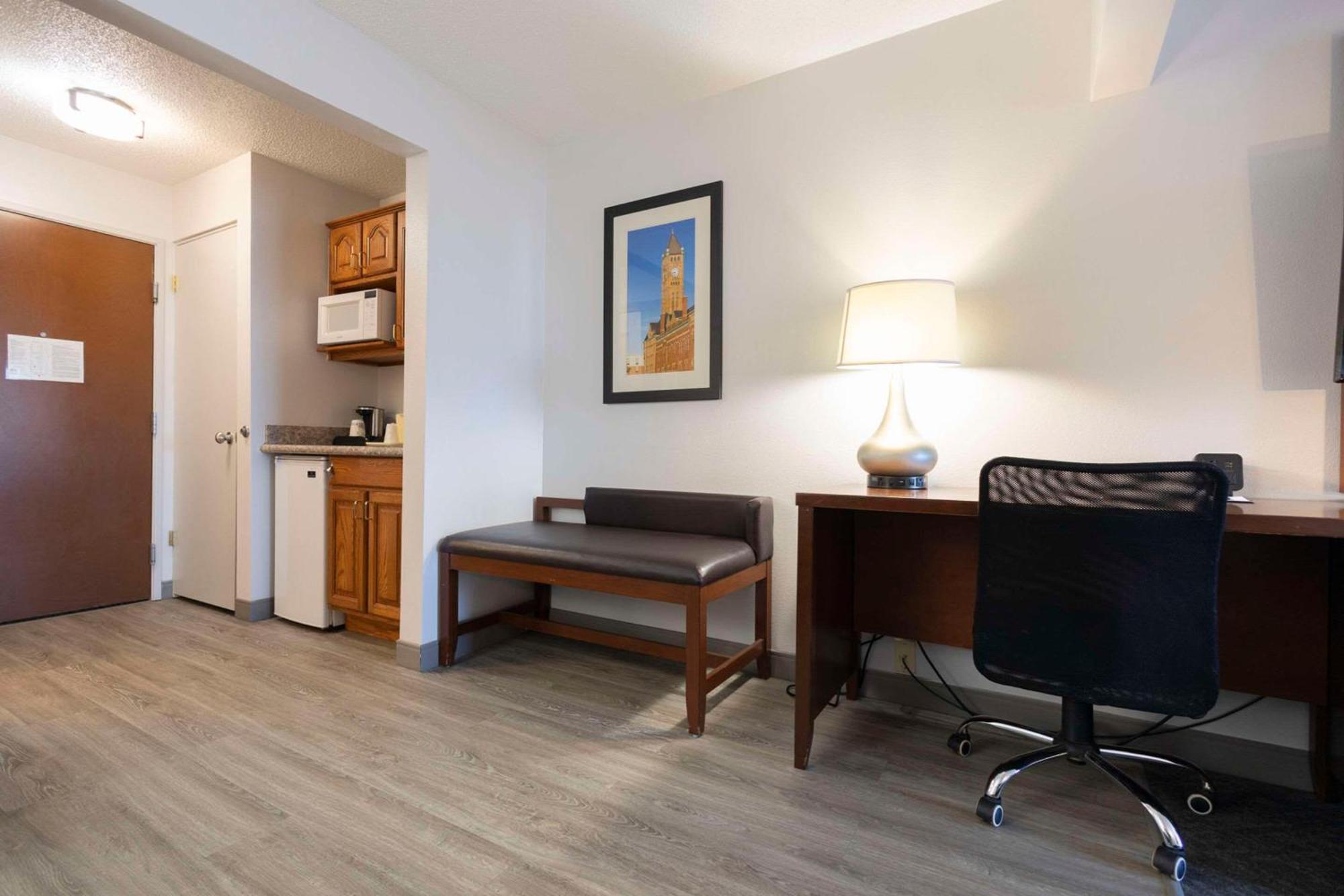 Comfort Suites Springfield Esterno foto