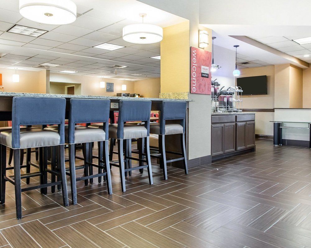 Comfort Suites Springfield Esterno foto